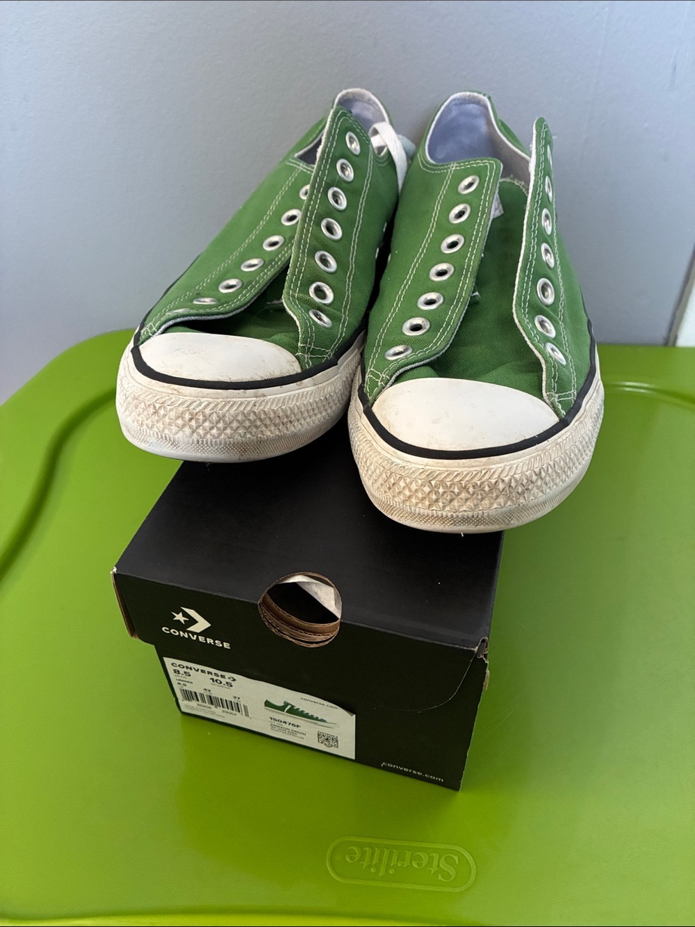 Converse M 8.5 W 10.5 Amazon green low top sneakers with box